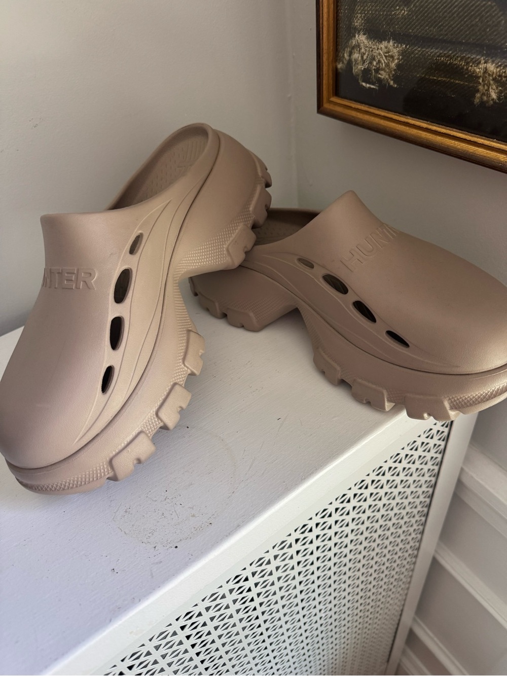 Hunter Women’s Bryce Platform mules Chunky Slip-On Clog in Taupe size 10